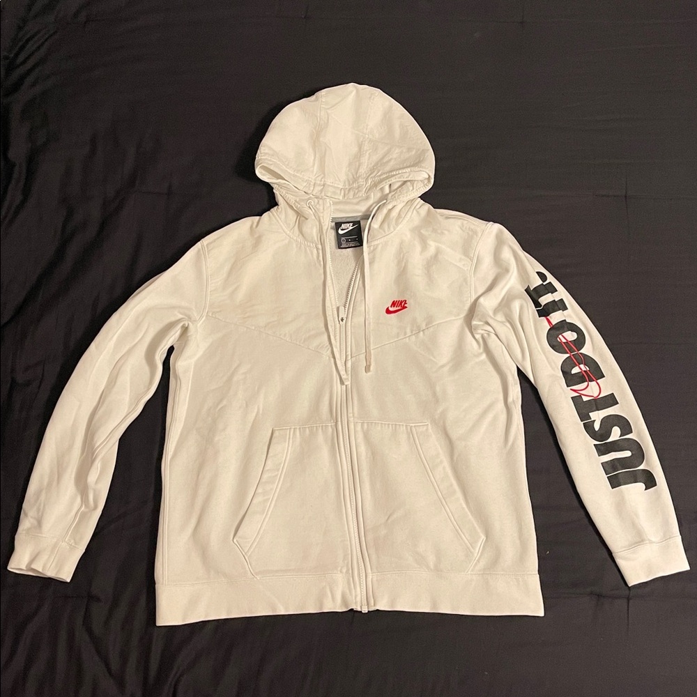 Nike Men’s White Zip-Up